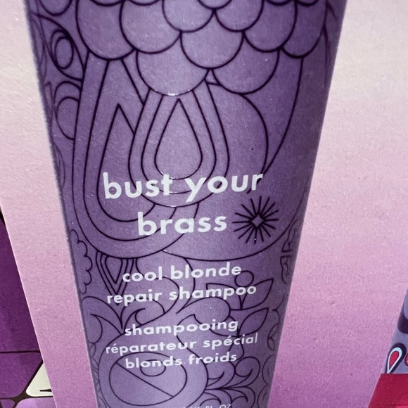 AMIKA multi piece set- Shampoo, conditioner and mask - Picture 4 of 5